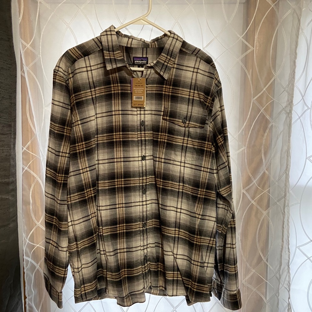 Patagonia Men’s Plaid Mustard/Black/Gray XL NWT